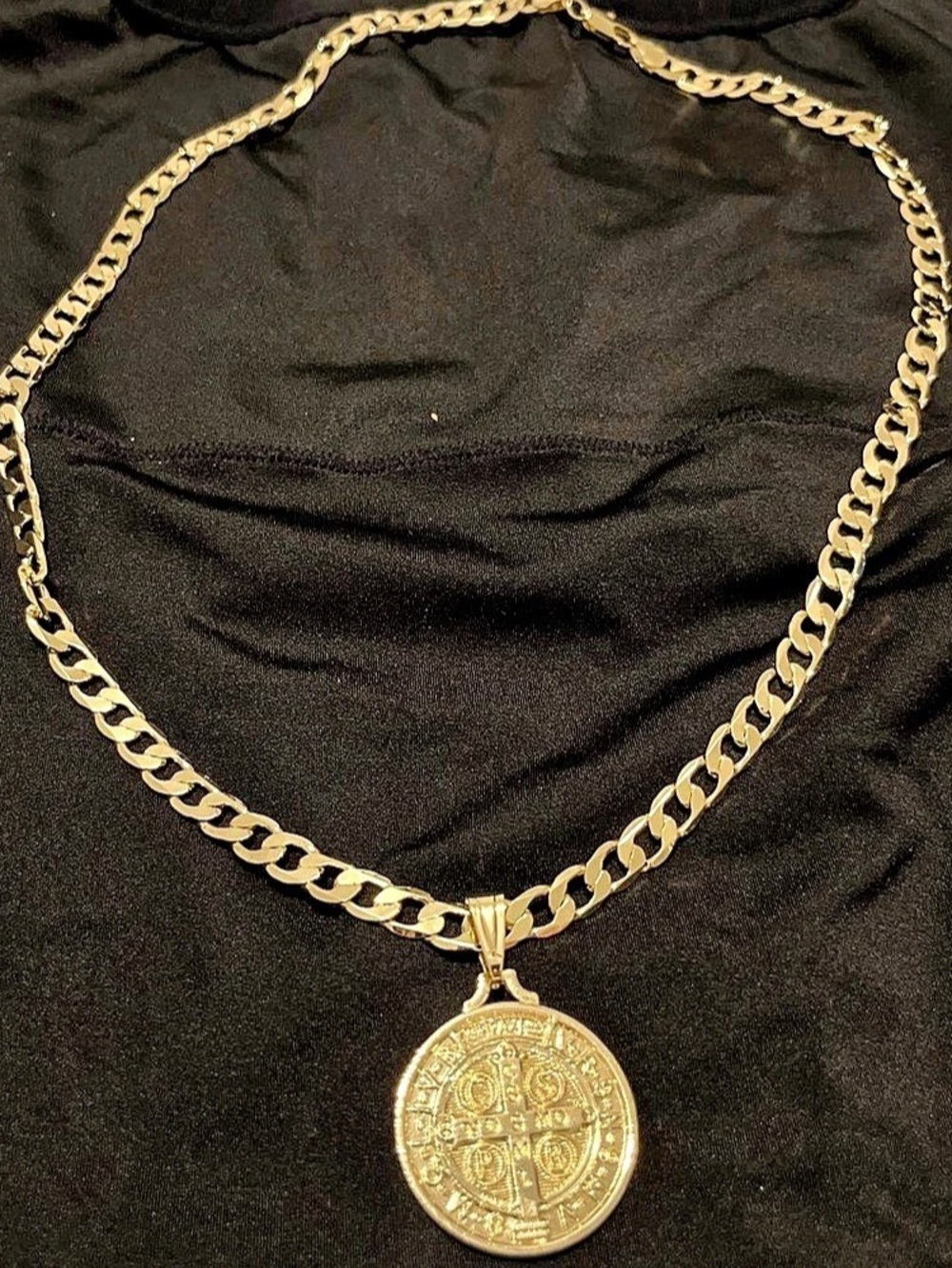 18k gold filled 7mm 24” Cuban link chain with Gold Medallion Pendant of Jesus on